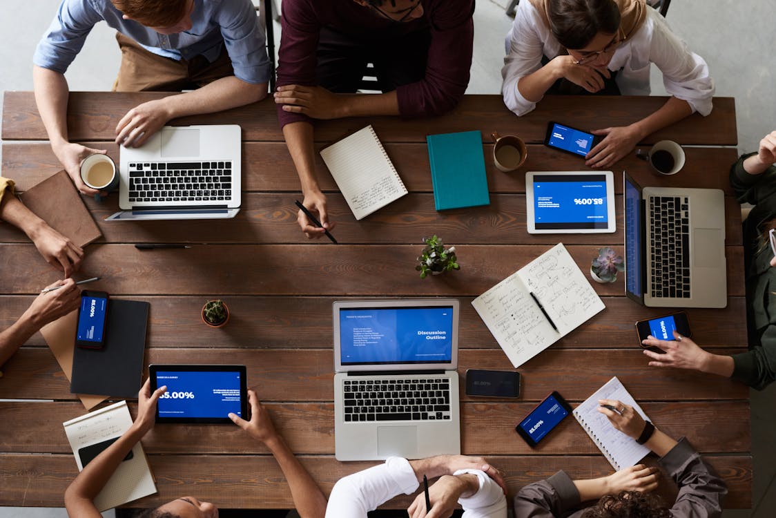 Business team collaborating on AI and cloud strategy